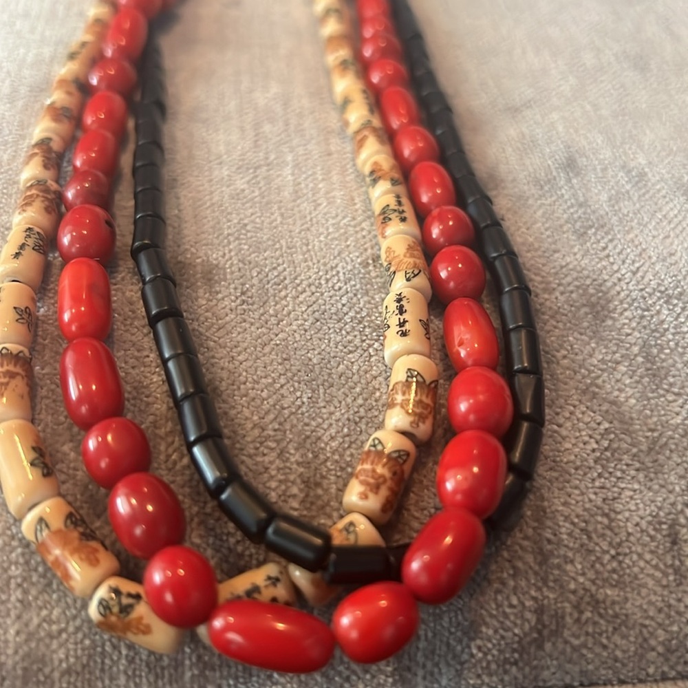 Vintage red  and Cream Multi-Strand Beaded Necklace - Picture 6 of 6